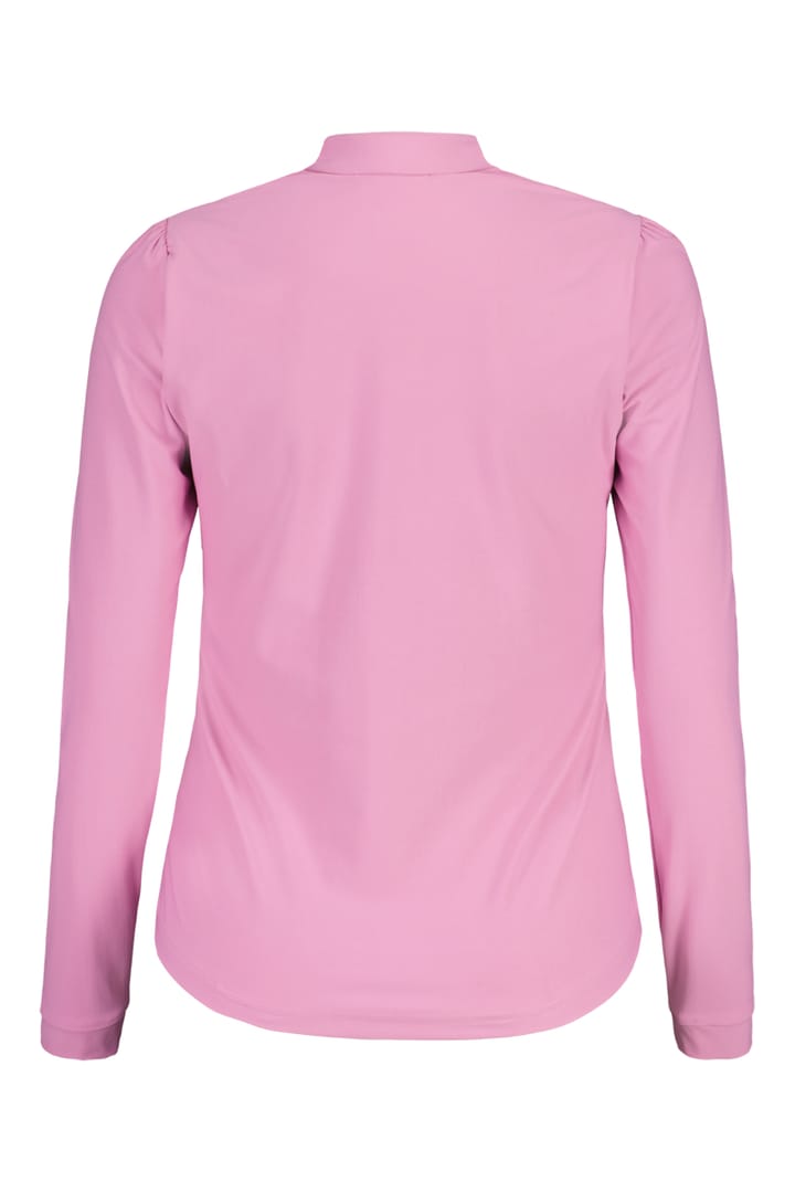 Maloja Marmolejom. Winter Magnolia