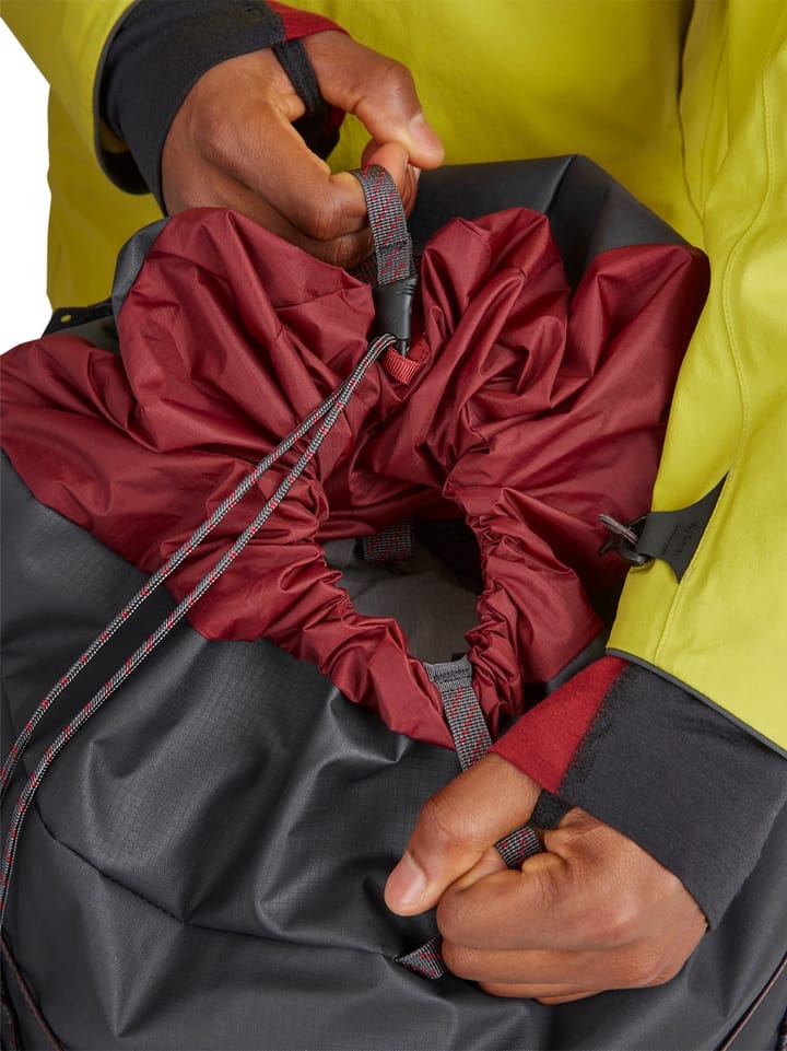 Klättermusen Brimer Backpack 32L Raven Klättermusen Klättermusen Brimer Backpack 32L Raven Klättermusen