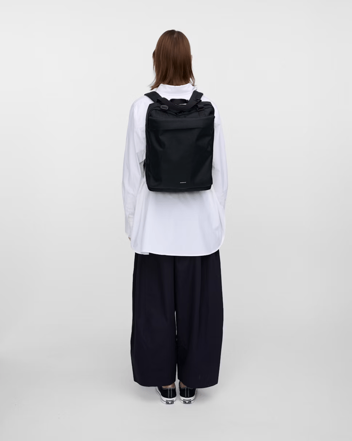 Sandqvist Go 2-Way Tote Bag Black Sandqvist Sandqvist Go 2-Way Tote Bag Black Sandqvist