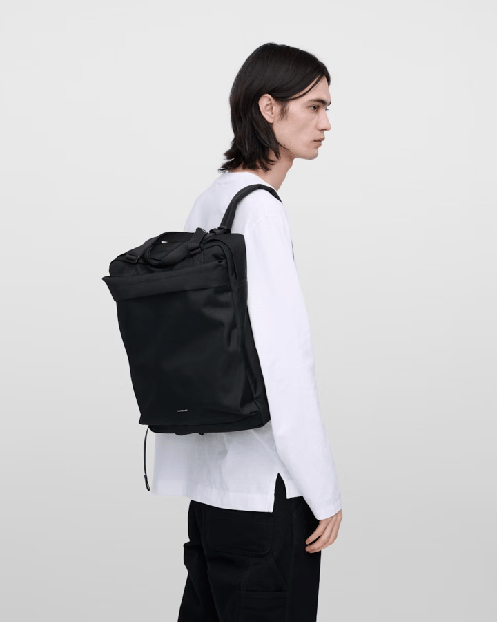 Sandqvist Go 2-Way Tote Bag Black Sandqvist Sandqvist Go 2-Way Tote Bag Black Sandqvist