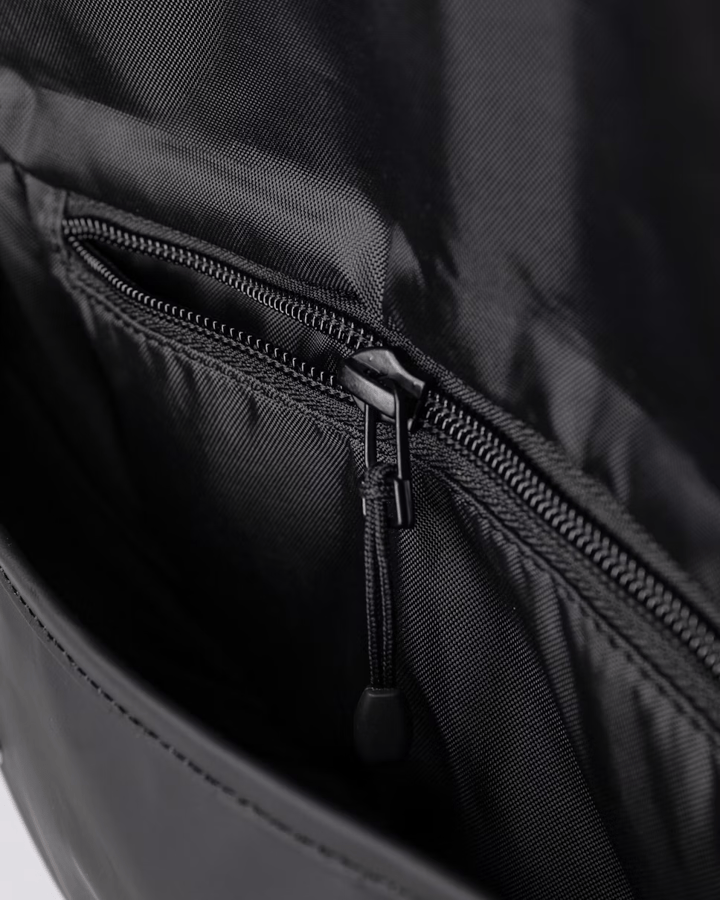 Sandqvist Stream Messenger Mini Black Sandqvist Sandqvist Stream Messenger Mini Black Sandqvist