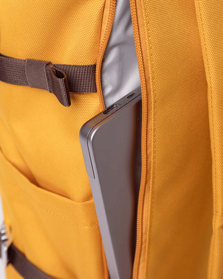 Sandqvist Icon Rolltop Backpack L Golden Sandqvist Sandqvist Icon Rolltop Backpack L Golden Sandqvist
