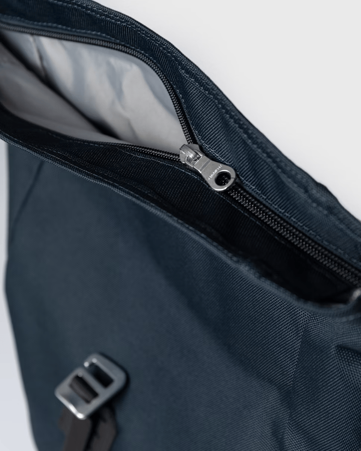 Sandqvist Icon Rolltop Backpack M Navy Sandqvist Sandqvist Icon Rolltop Backpack M Navy Sandqvist