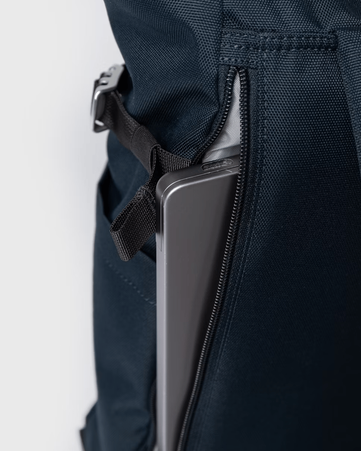 Sandqvist Icon Rolltop Backpack M Navy Sandqvist Sandqvist Icon Rolltop Backpack M Navy Sandqvist