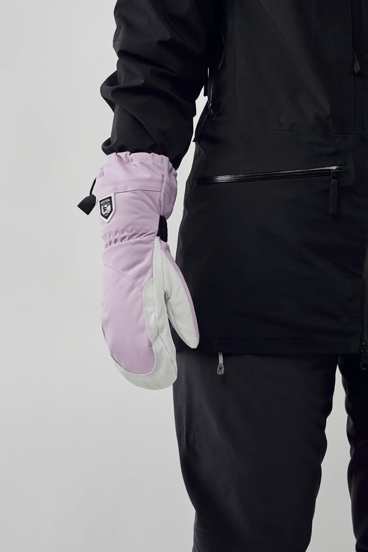 Hestra Women's Heli Ski Female Mitt Syringa/Offwhite Hestra Hestra Women's Heli Ski Female Mitt Syringa/Offwhite Hestra