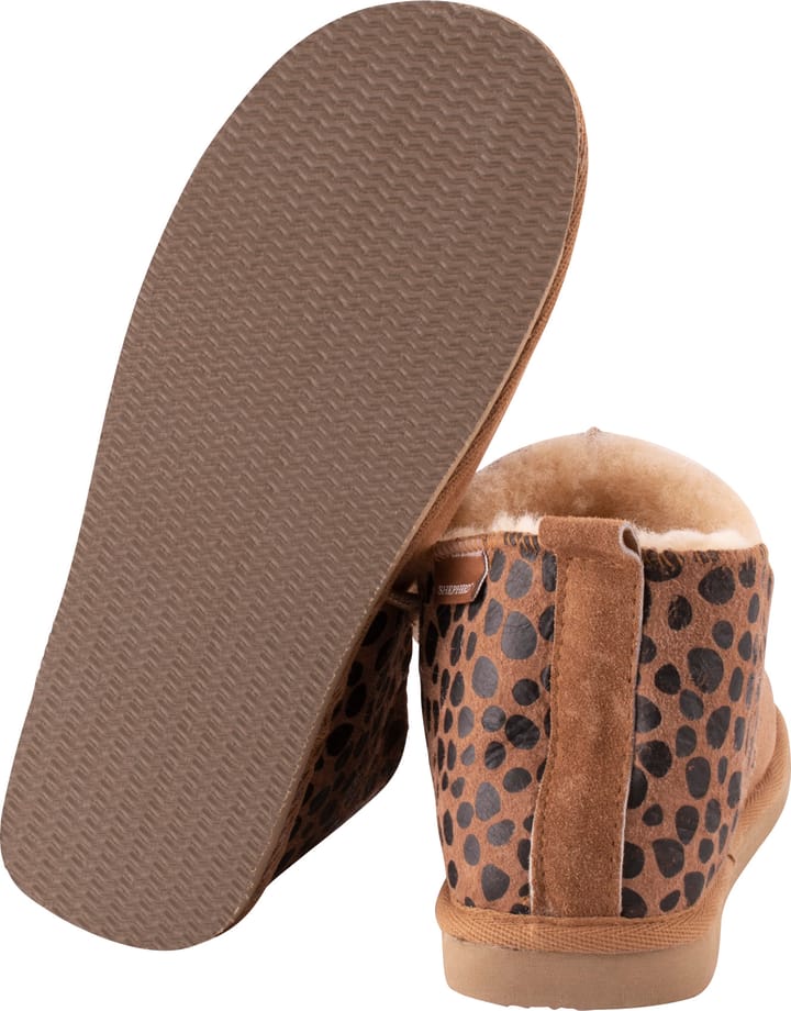 Shepherd of Sweden Annie Leopard/Chestnut Shepherd of Sweden