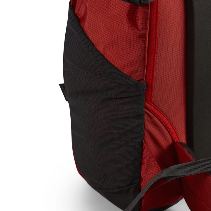Lundhags Tived Light 25 L Lively Red Lundhags