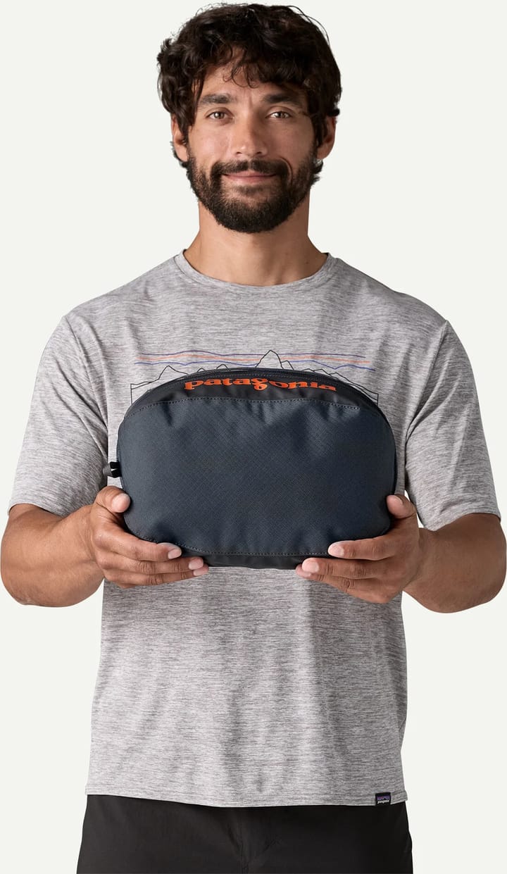 Patagonia Black Hole Cube 6L Smolder Blue W/Amanita Red Patagonia