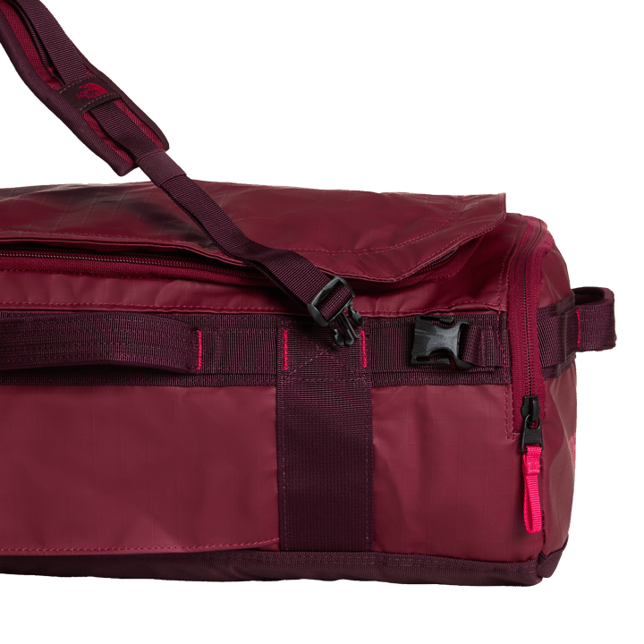The North Face Base Camp Voyager Duffel 32 L Burgundy Crush/Deep Burgundy The North Face