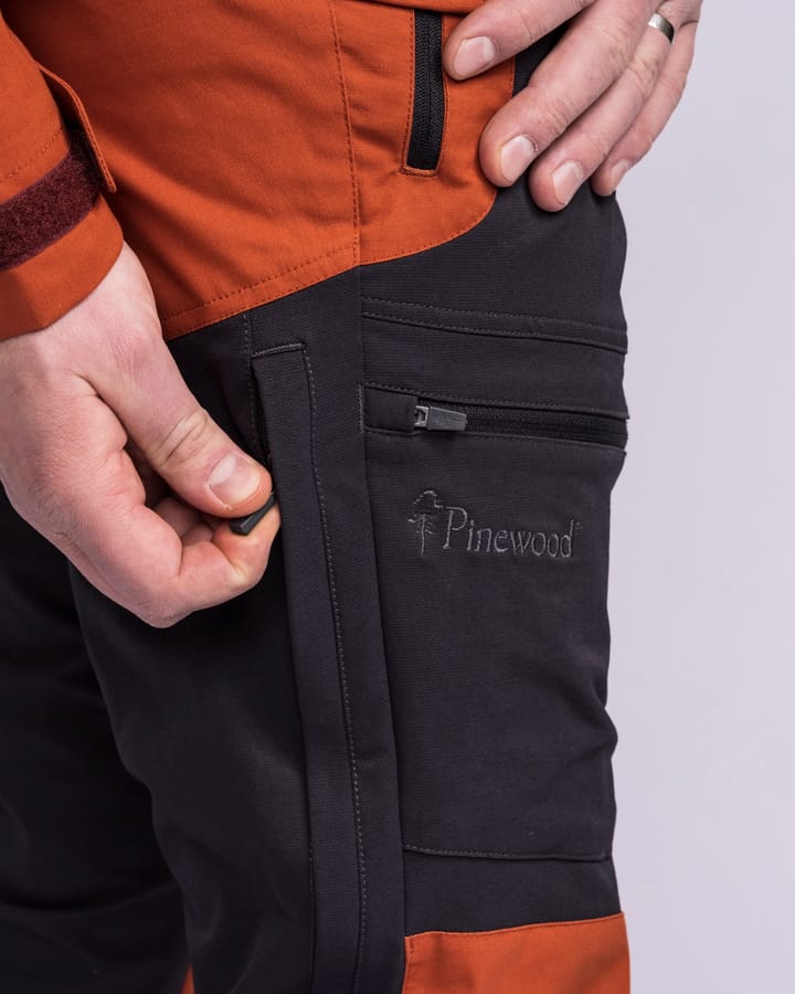 Pinewood Men's Finnveden Hybrid Pants Dark Anthracite/Terraco Pinewood Pinewood Men's Finnveden Hybrid Pants Dark Anthracite/Terraco Pinewood