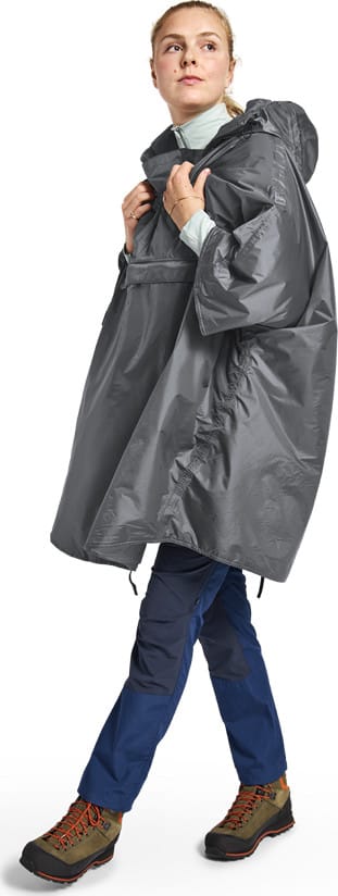 Helsport Pro Fjell Poncho Insulated Dark Shadow / Ruby Red Helsport