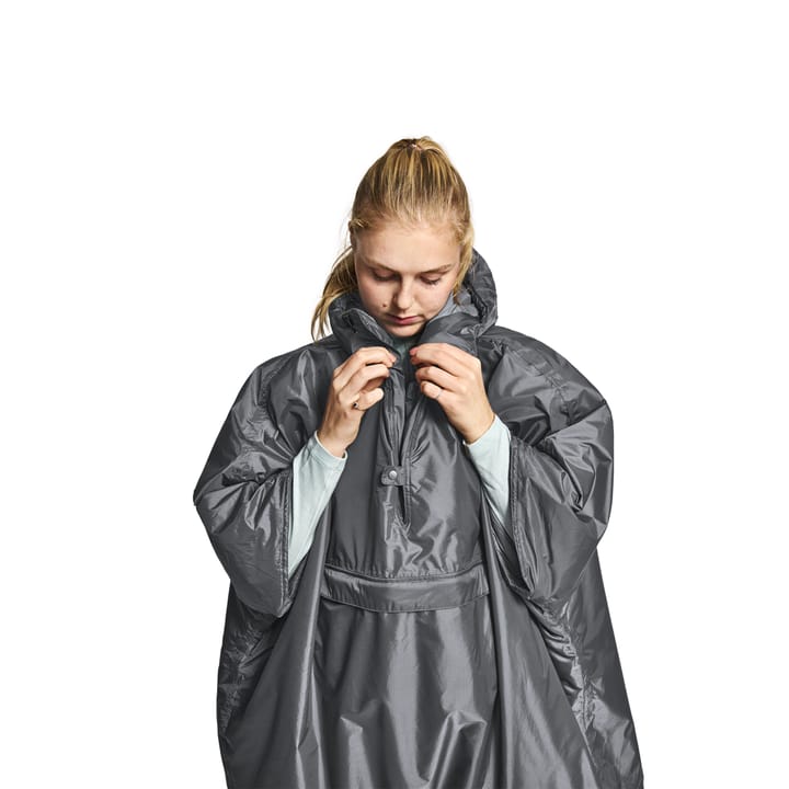 Helsport Pro Fjell Poncho Insulated Dark Shadow / Ruby Red Helsport