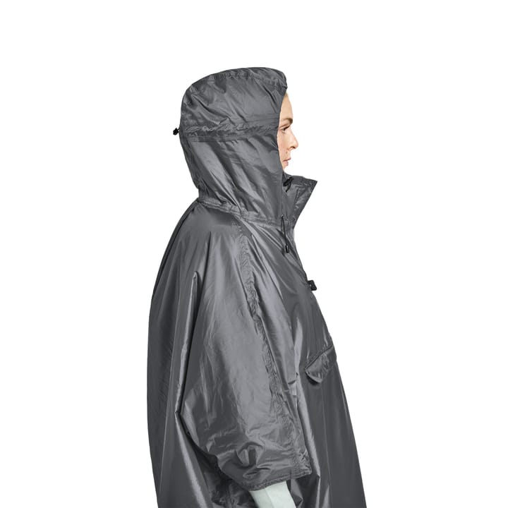 Helsport Pro Fjell Poncho Insulated Dark Shadow / Ruby Red Helsport