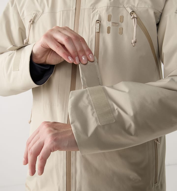 Haglöfs Women's Latnja GORE-TEX Insulated Jacket Chalk Beige Haglöfs