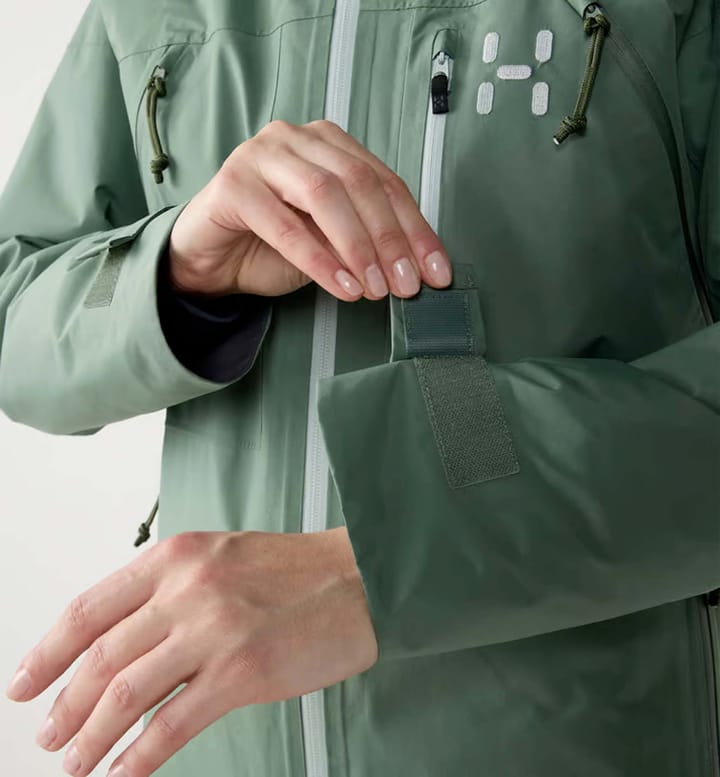 Haglöfs Women's Latnja GORE-TEX Insulated Jacket Chlorophyll Green Haglöfs