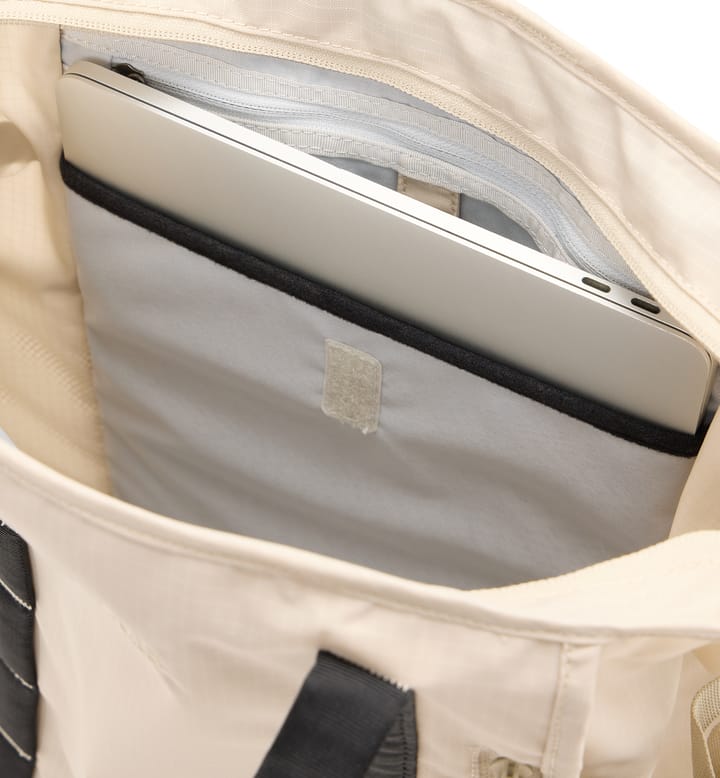 Haglöfs Tight Tote 25 Chalk Beige/true Black Haglöfs