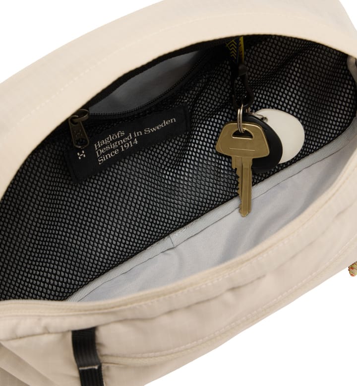 Haglöfs Tight Hip Pack 3,5 Chalk Beige/true Black Haglöfs