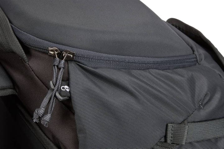Thule Landmark 70L Obsidian Thule