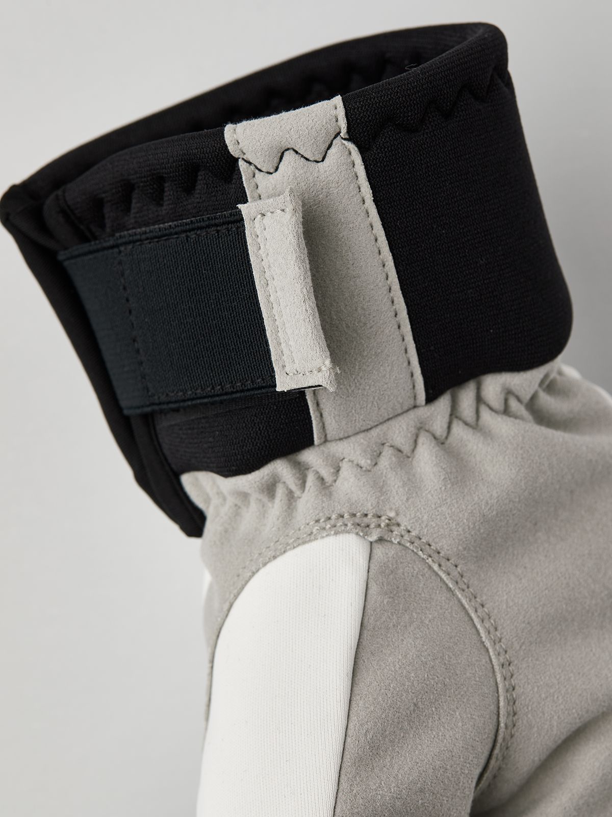 Hestra Comfort Tracker Mitt Black/Ivory