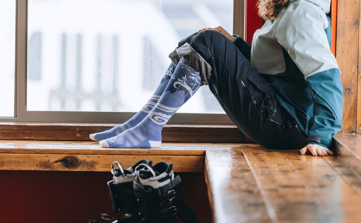 Darn Tough Women's Swirlwind Otc Lightweight With Cushion Midnight Darn Tough Darn Tough Women's Swirlwind Otc Lightweight With Cushion Midnight Darn Tough