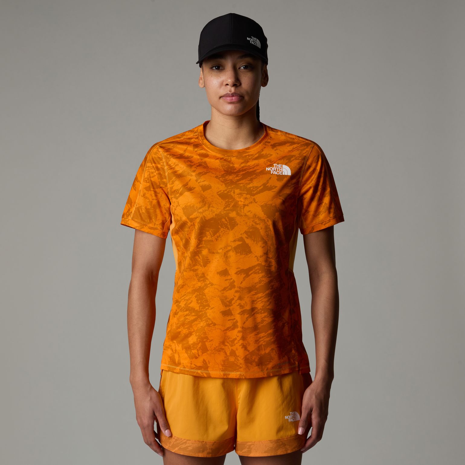 The North Face Women's Sunriser Short Sleeve Apricot Glaze Mountain