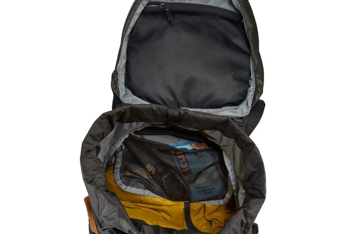 Thule Stir Alpine 40L Obsidian Thule Thule Stir Alpine 40L Obsidian Thule