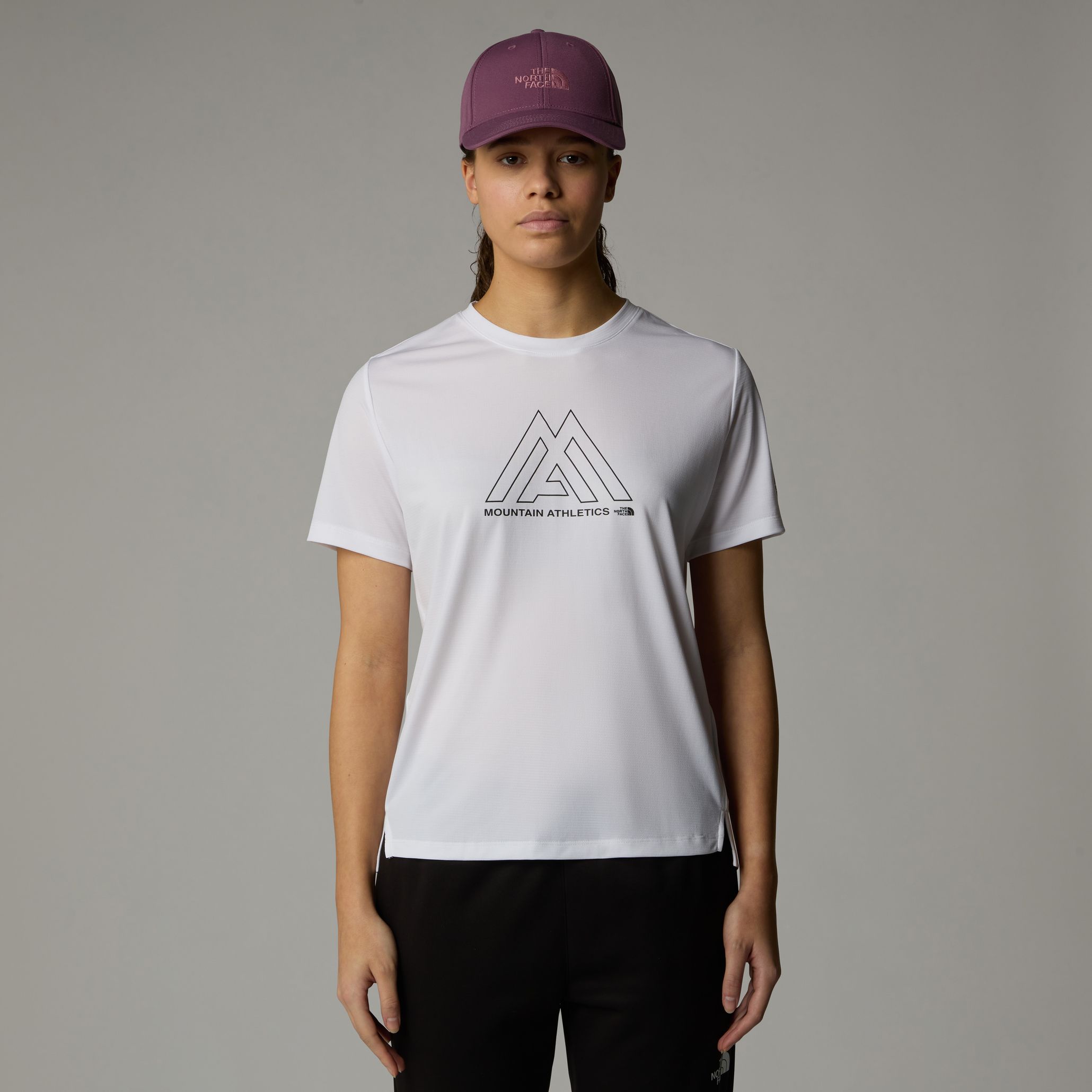 【The North Face】 Mountain Athleticスウェットシャツ The North Face Mountain Athletics T-Shirt Black/Asphalt at