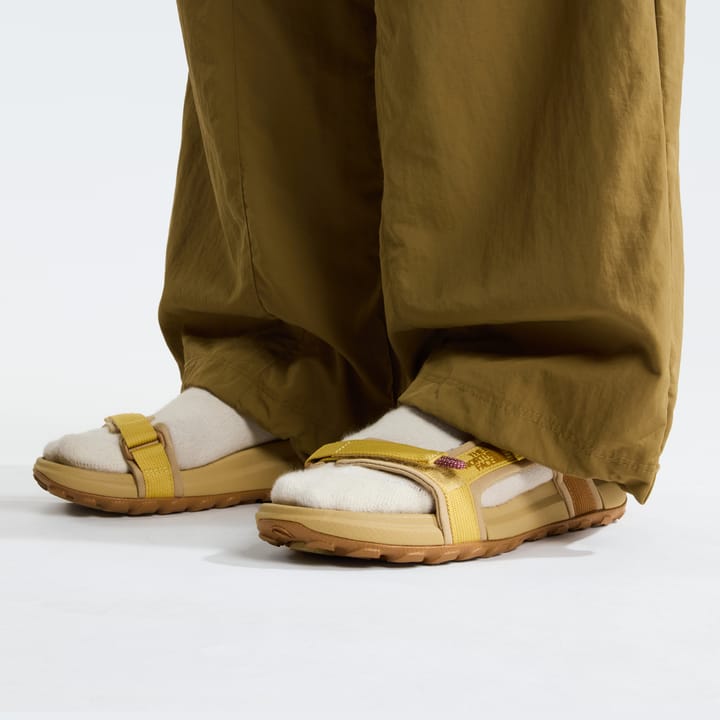 The North Face Women's Explore Camp Sandals Honeyed Sand/Utility Brown The North Face