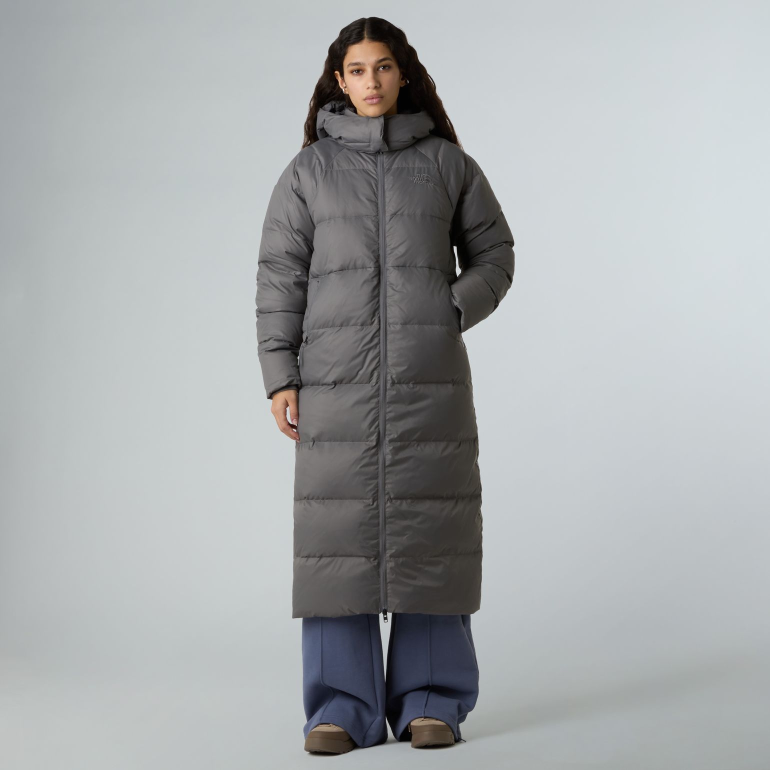 The North Face Women's Hydrenalite City Long Down Hooded Parka Smoked Pearl