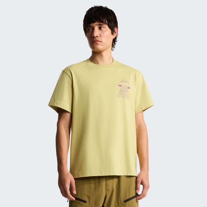 The North Face Men's Mountain Play Relaxed Graphic T-Shirt Pear The North Face