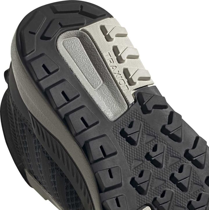 Adidas Kids' Terrex Trailmaker Mid RAIN.RDY Core Black/Core Black/Alumina Adidas Adidas Kids' Terrex Trailmaker Mid RAIN.RDY Core Black/Core Black/Alumina Adidas