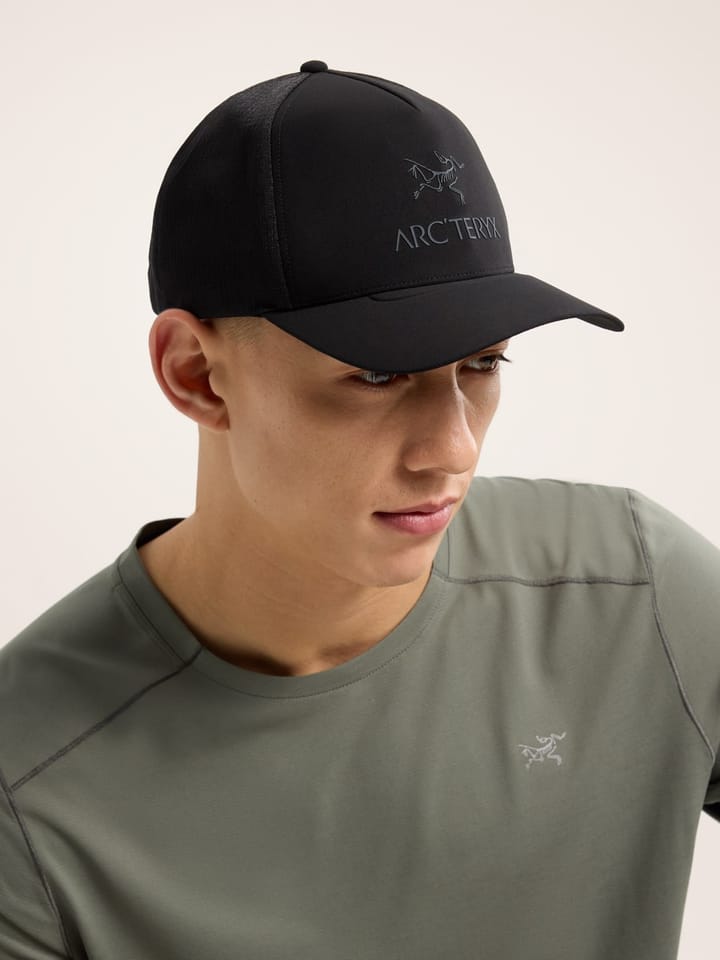 Arc'teryx Unisex Bird Word Trucker Curved Black/Graphite Arc'teryx Arc'teryx Unisex Bird Word Trucker Curved Black/Graphite Arc'teryx