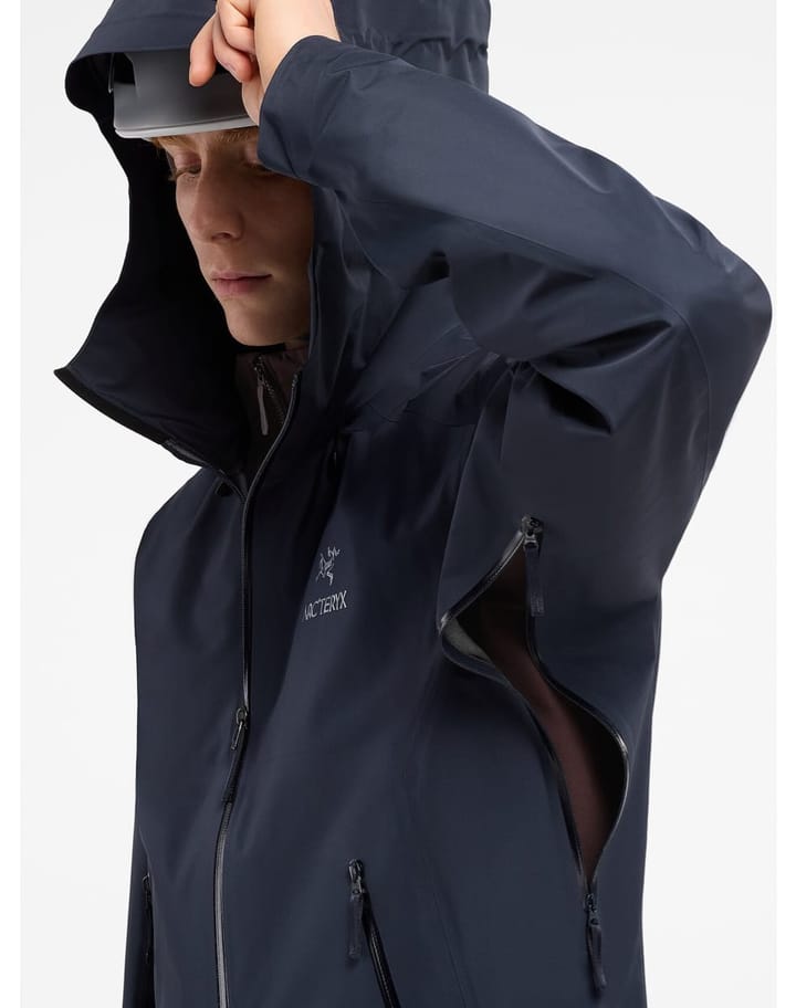 Arc'teryx Men's Beta Light Gore Tex Jacket Black Sapphire Arc'teryx Arc'teryx Men's Beta Light Gore Tex Jacket Black Sapphire Arc'teryx