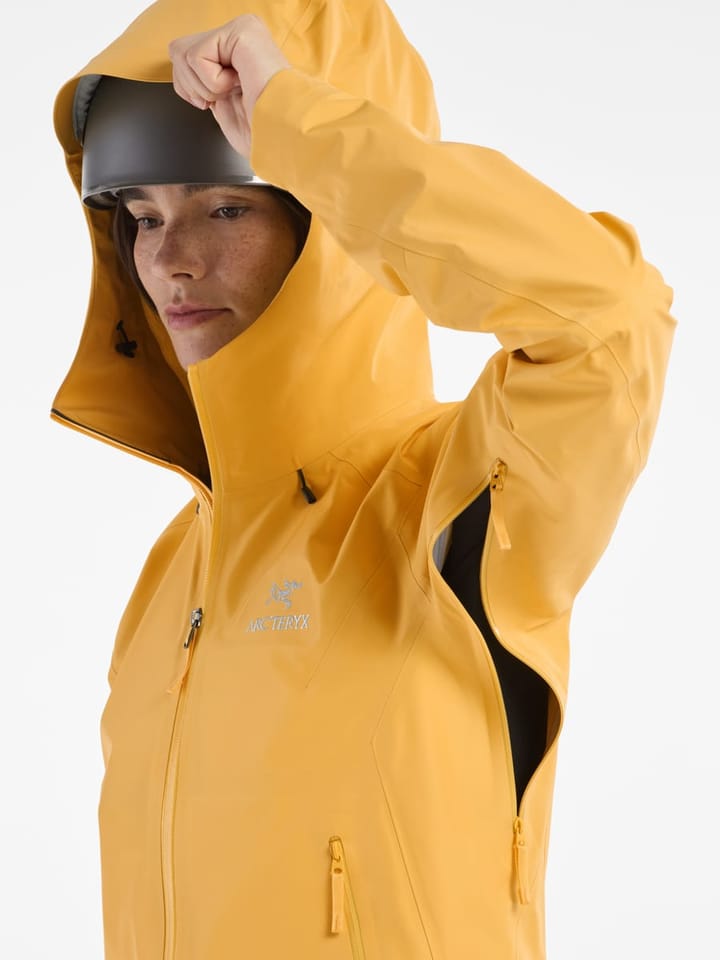 Arc'teryx Women's Beta LT Jacket Sunstone Arc'teryx Arc'teryx Women's Beta LT Jacket Sunstone Arc'teryx