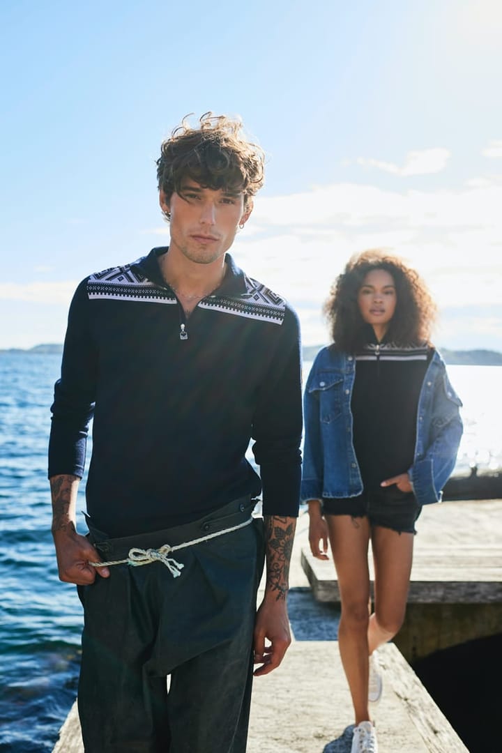 Dale of Norway Cortina Basic Feminine Sweater Navy/Off White Dale of Norway Dale of Norway Cortina Basic Feminine Sweater Navy/Off White Dale of Norway