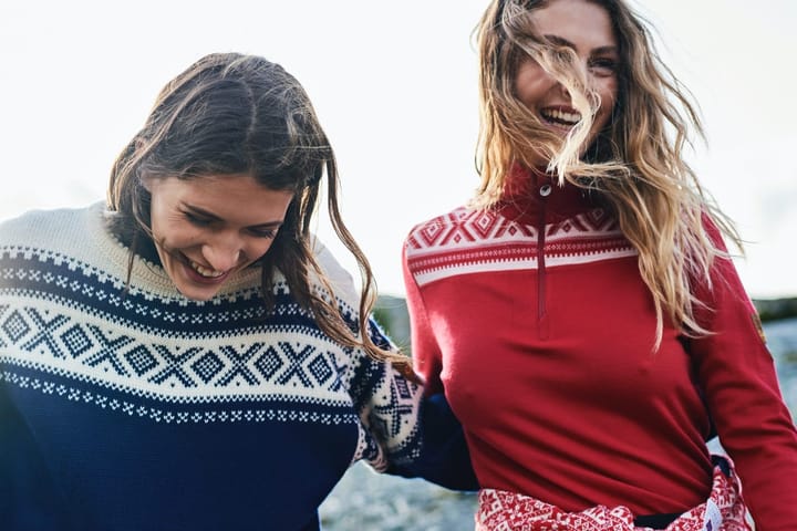 Dale of Norway Cortina Basic Feminine Sweater Navy/Off White Dale of Norway Dale of Norway Cortina Basic Feminine Sweater Navy/Off White Dale of Norway