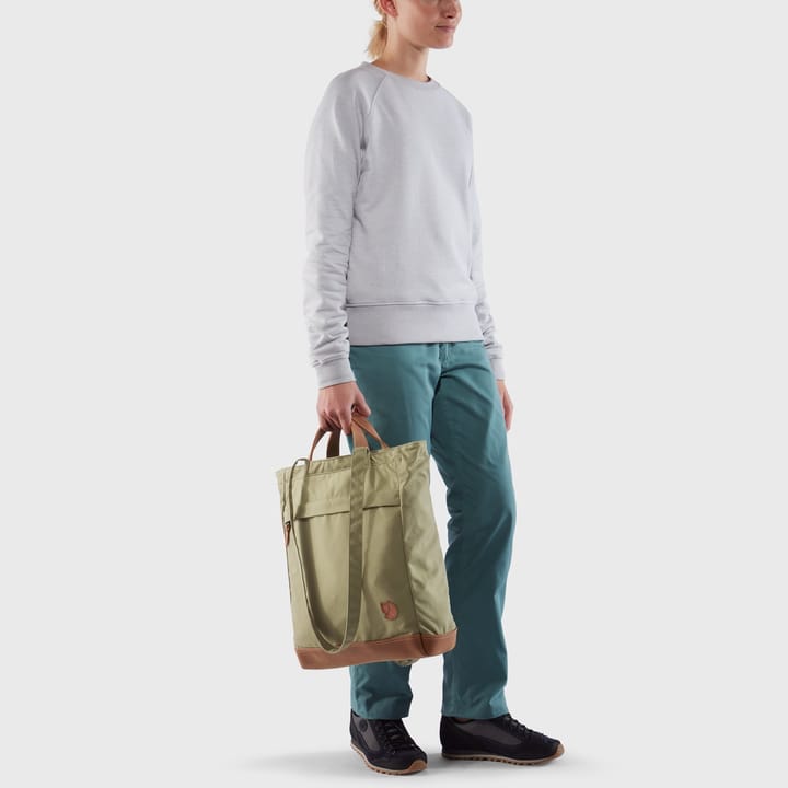 Fjällräven Totepack No. 2 Khaki Dust Fjällräven Fjällräven Totepack No. 2 Khaki Dust Fjällräven