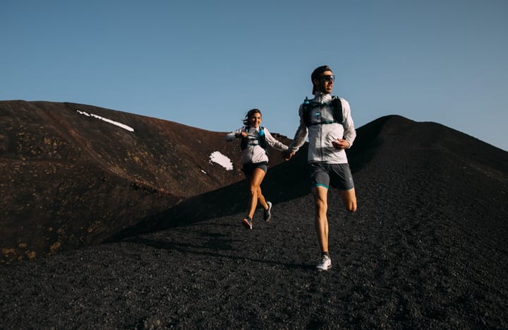 Hellner Nuvjavri Running Backpack Black Hellner Hellner Nuvjavri Running Backpack Black Hellner