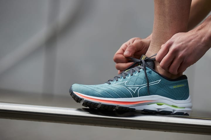 Mizuno WAVE INSPIRE 18 Smoke Blue/White/Neon Flame Mizuno Mizuno WAVE INSPIRE 18 Smoke Blue/White/Neon Flame Mizuno