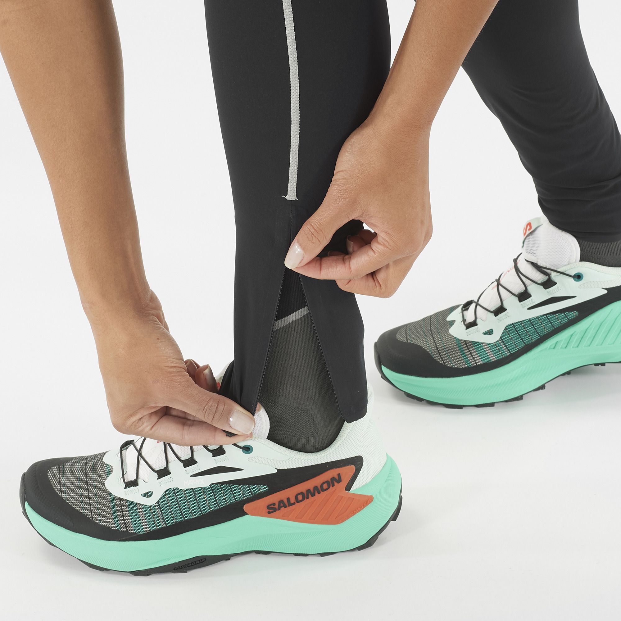 Salomon Women's Sense Aero Stow Tights Deep Black | Buy Salomon