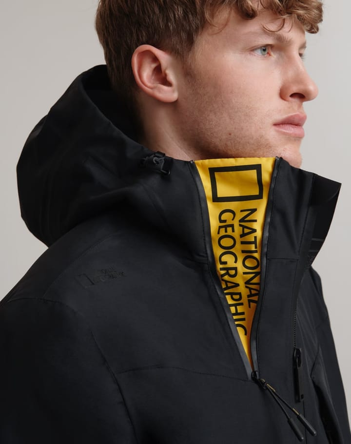 National Geographic Shield System 4 Uc Hood Jacket Protect Face Solution / Hidden Gloves Black National Geographic National Geographic Shield System 4 Uc Hood Jacket Protect Face Solution / Hidden Gloves Black National Geographic