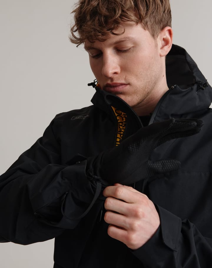 National Geographic Shield System 4 Uc Hood Jacket Protect Face Solution / Hidden Gloves Black National Geographic National Geographic Shield System 4 Uc Hood Jacket Protect Face Solution / Hidden Gloves Black National Geographic