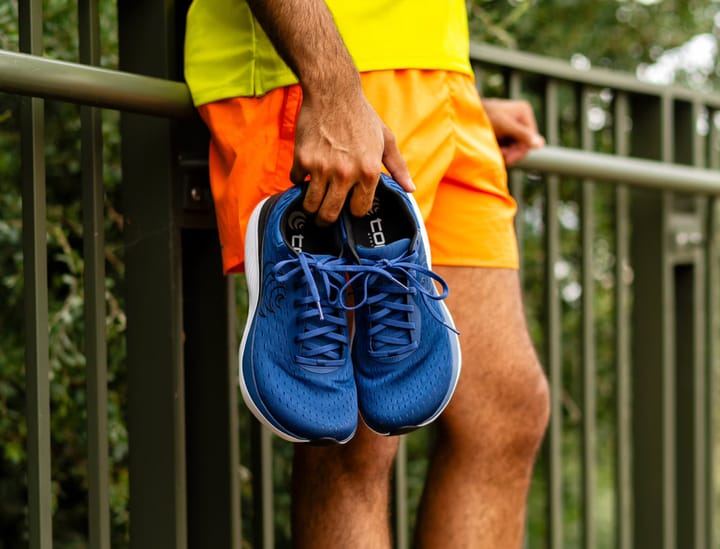 Topo Athletic Atmos M Navy / White Topo Athletic Topo Athletic Atmos M Navy / White Topo Athletic