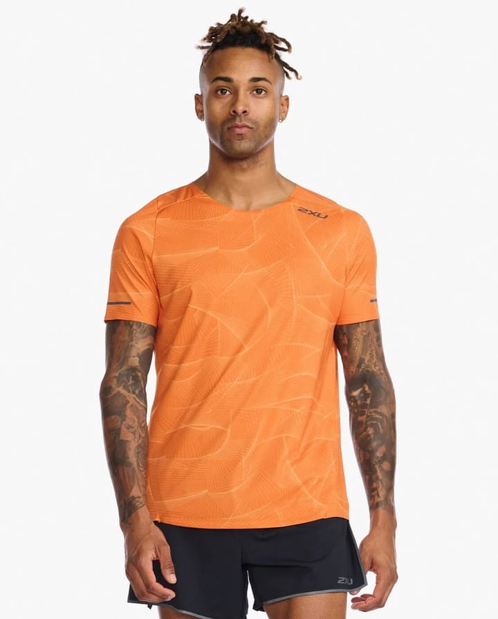 2XU Men's Light Speed Tee Spiral/Black Reflective 2XU 2XU Men's Light Speed Tee Spiral/Black Reflective 2XU