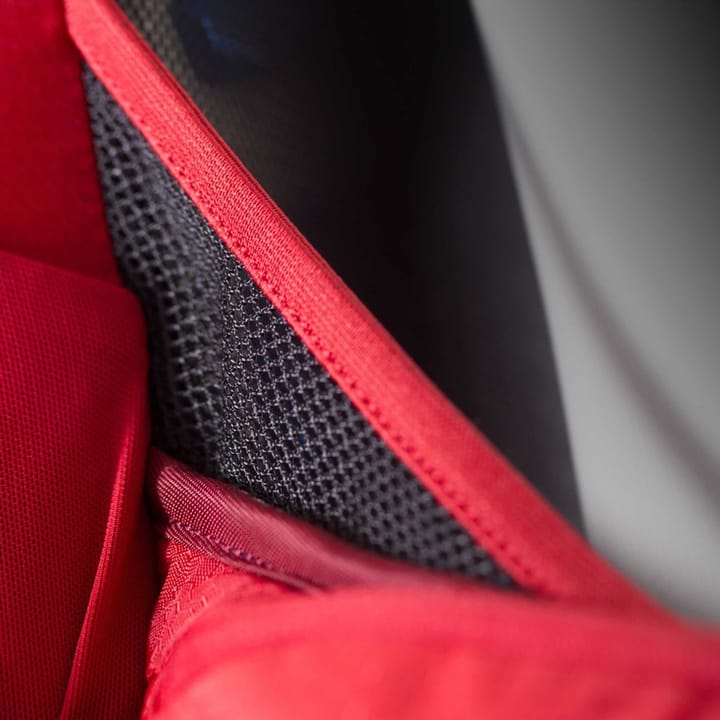Osprey Escapist 25 Cayenne Red Osprey Osprey Escapist 25 Cayenne Red Osprey
