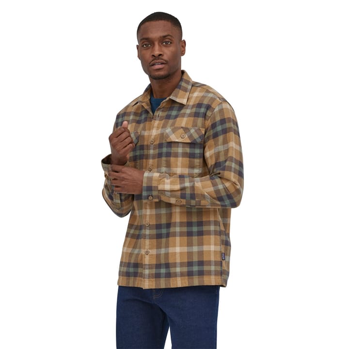 Patagonia Men's Long Sleeved Organic Cotton Midweight Fjord Flannel Shirt Forage: Mojave Khaki Patagonia