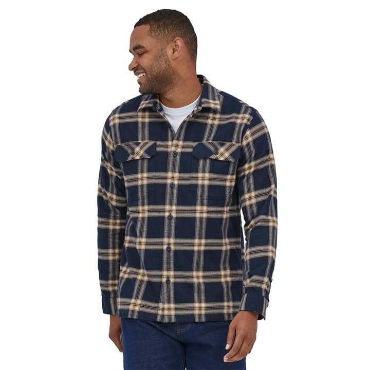 Patagonia Men's Long Sleeve Organic Cotton Midweight Fjord Flannel Shirt North Line: New Navy Patagonia