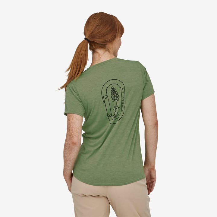 Patagonia W's Cap Cool Daily Graphic Shirt Clean Climb Bloom: Sedge Green X-Dye Patagonia Patagonia W's Cap Cool Daily Graphic Shirt Clean Climb Bloom: Sedge Green X-Dye Patagonia