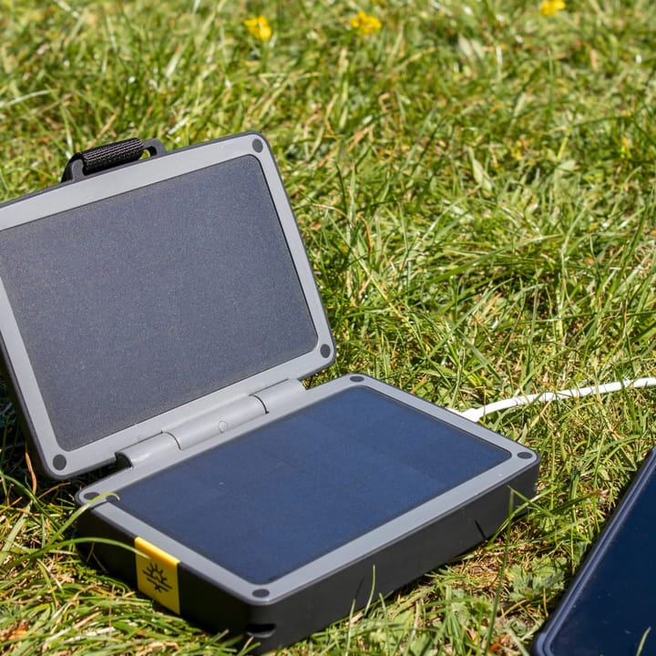 Powertraveller Solar Adventurer Ii Black Powertraveller Powertraveller Solar Adventurer Ii Black Powertraveller