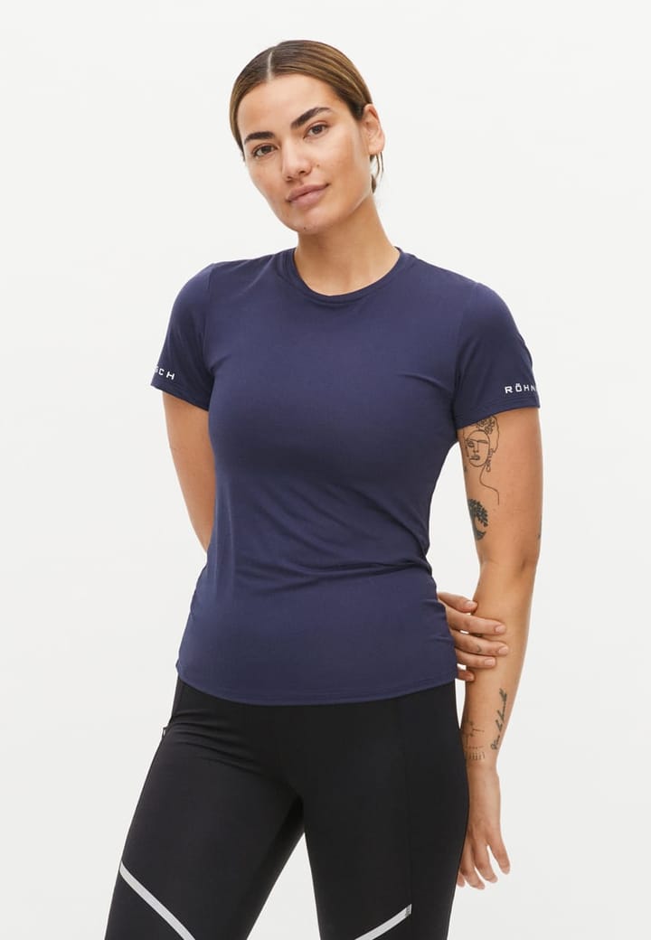 Röhnisch Arc Tee Black Iris Röhnisch Röhnisch Arc Tee Black Iris Röhnisch